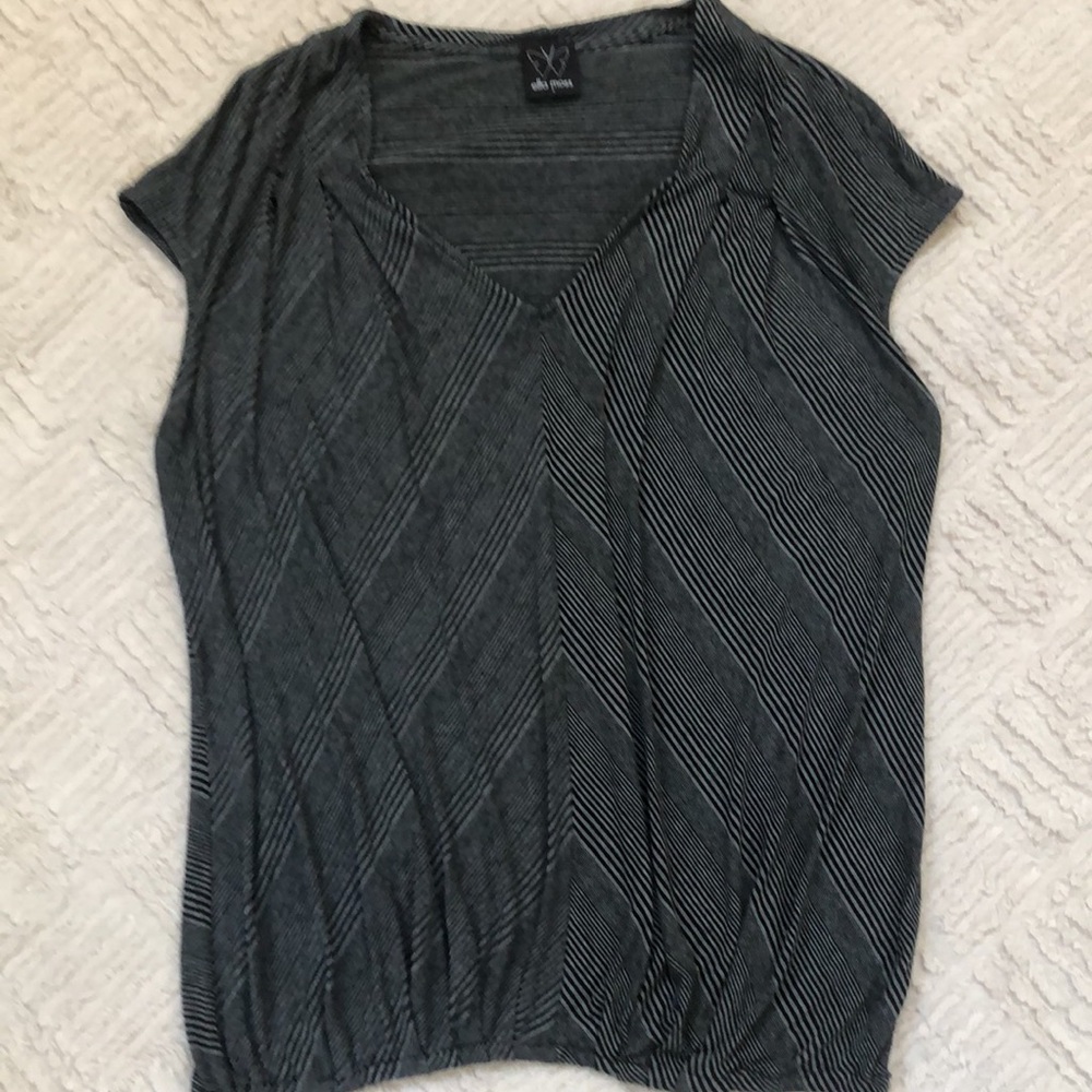 Ella Moss cap sleeve gray and black stripe top blouse  Size Small